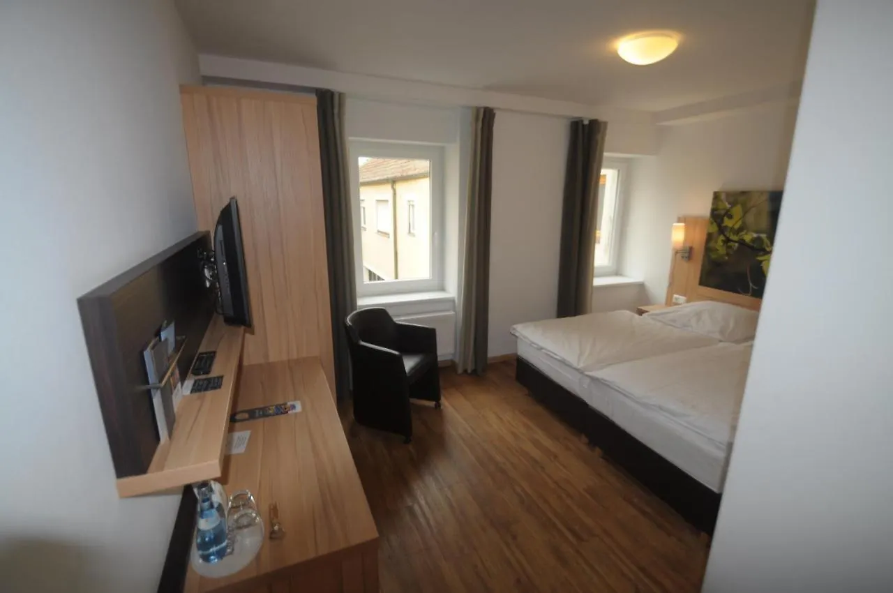 קיצינגן Hotel Deutsches Haus 3*,  גרמניה